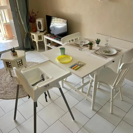Port Calme & Plages A Pied, Menage Inclus, Parking Couvert Fréjus