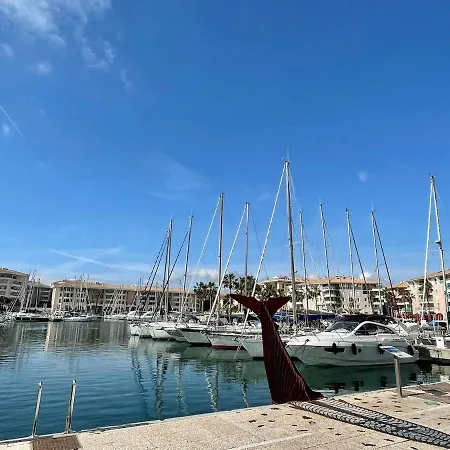 Port Calme & Plages A Pied, Menage Inclus, Parking Couvert