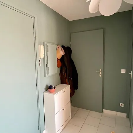 Direct Port Et Lejlighed Fréjus