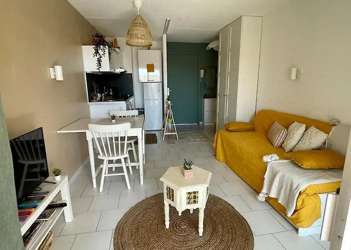 Direct Port Et Appartement *